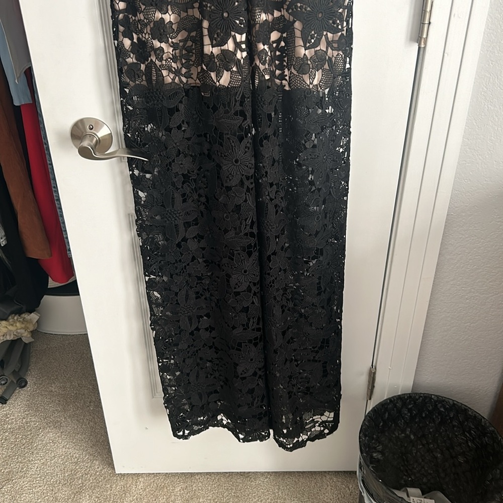 Alice and Olivia Chels deep V lace jumpsuit - Picture 6 of 14